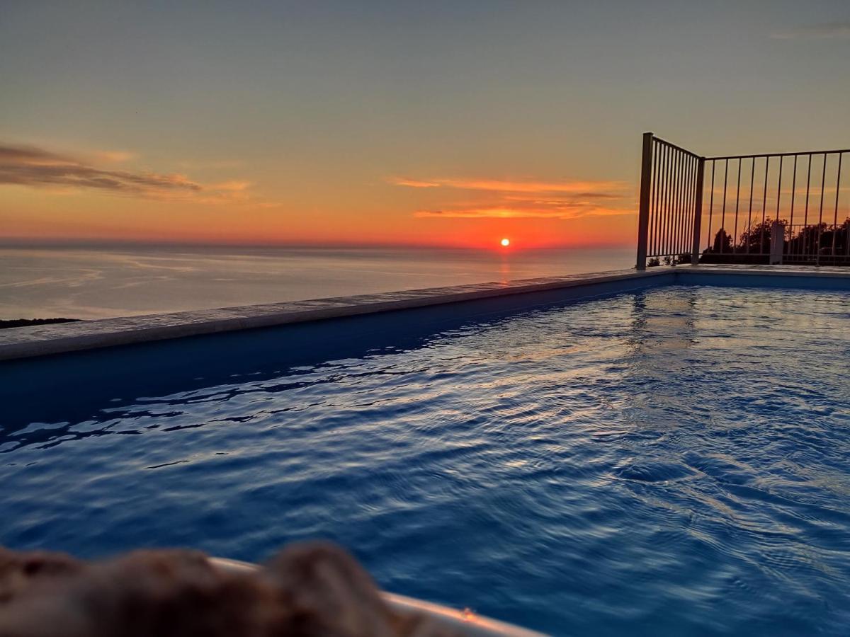 Villa Dioni 피스카던 외부 사진